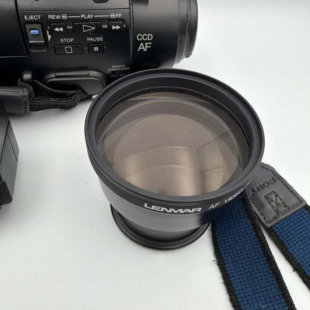 Sony CCD-FX230 8mm Video8 Camcorder Camera Player Video Transfer Untested Kit
